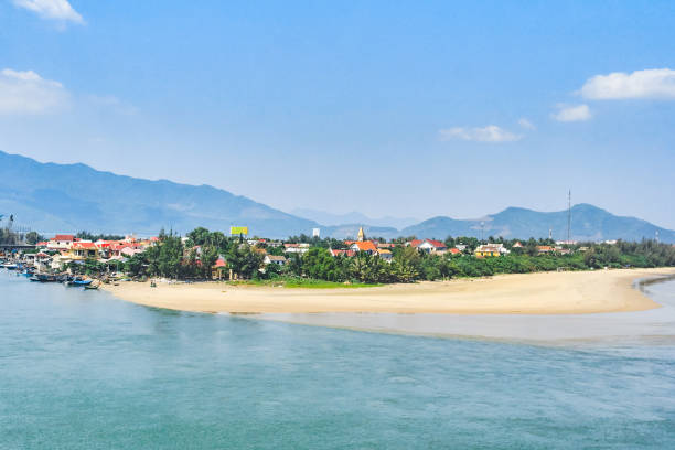 istock Hai Van Pass (Phu Tho) famous road scenic view, Vietnam 1093771228