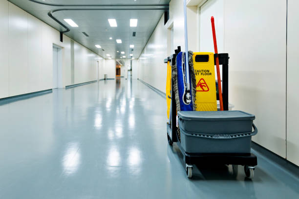 istock Cleaning cart in hospital corridor 1093842296