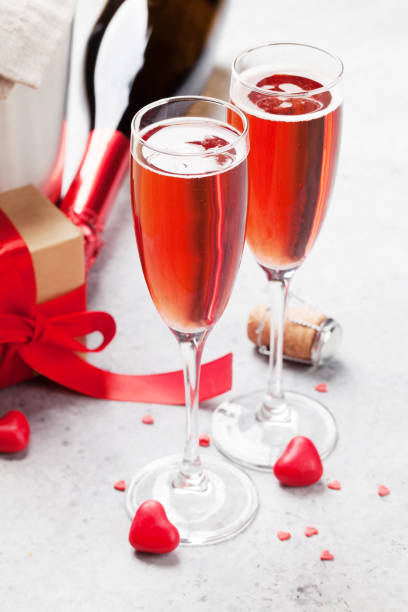 istock Valentine's day greeting card with champagne 1093869628