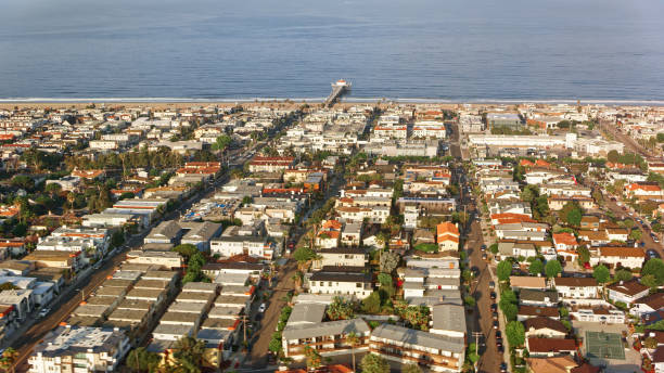 istock Aerial view of crowded cityscape 1093921438