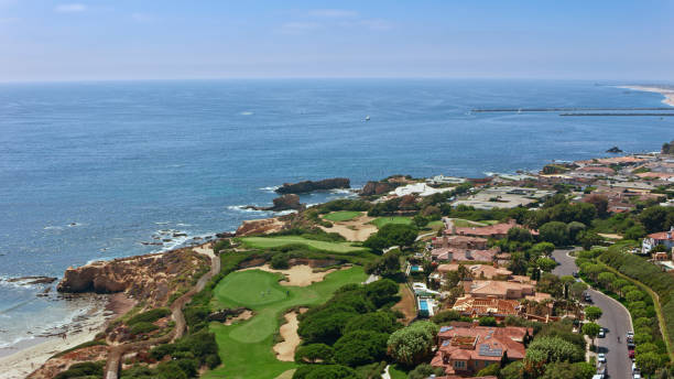 istock View of coastline 1093921484