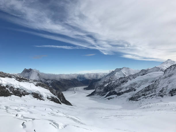 스위스 융프라우요흐 - switzerland european alps schreckhorn horizontal ストックフォトと画像