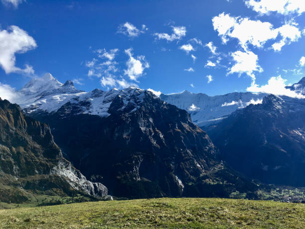 스위스 피르스트산 - switzerland european alps schreckhorn horizontal photos et images de collection