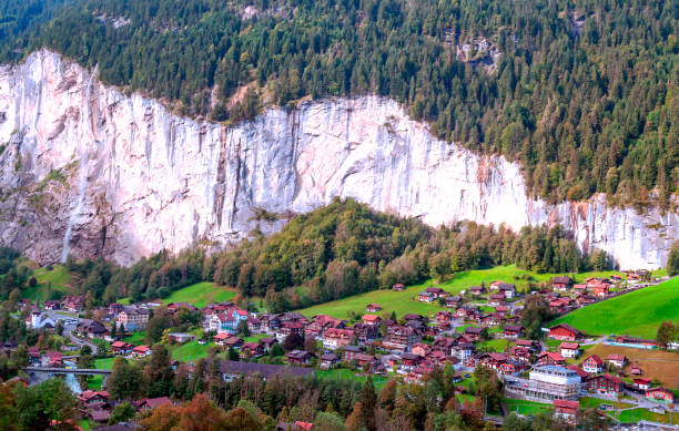 pueblo de suiza - muerren fotografías e imágenes de stock