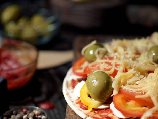 istock Preparing homemade vegetarian pizza 1093960292