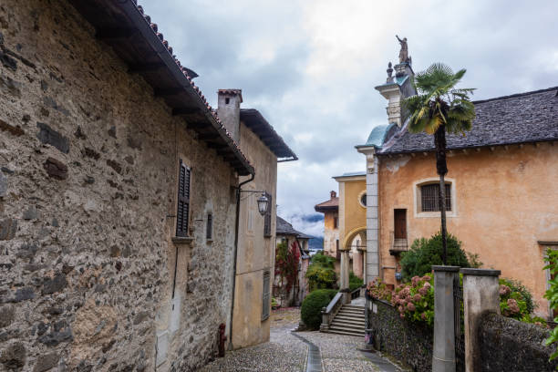 istock Old Italian courtyard in San Giulio 1094049016