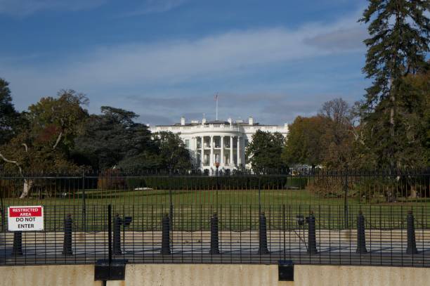istock White House South Side / The White House on a sunny day. 1094090140
