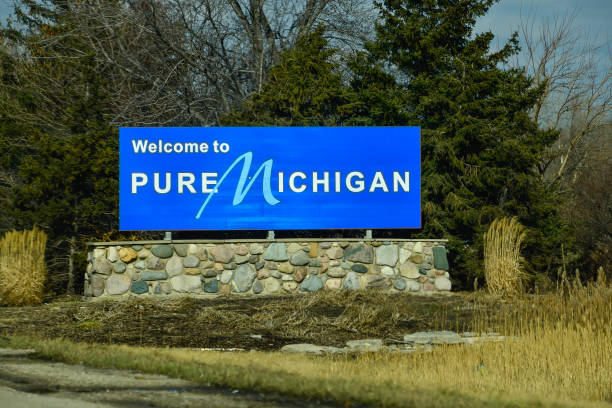 istock Welcome To Michigan Sign 1094186962