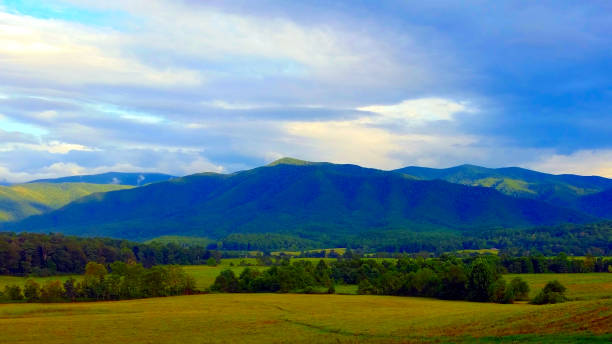istock Colorful Mountain Vista 1094231590