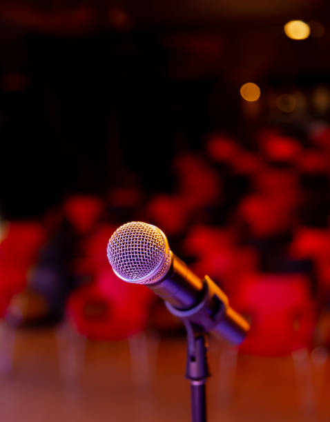 The microphone on the stage The microphone on the stage in the theater Ready for live performances teatro stock pictures, royalty-free photos & images