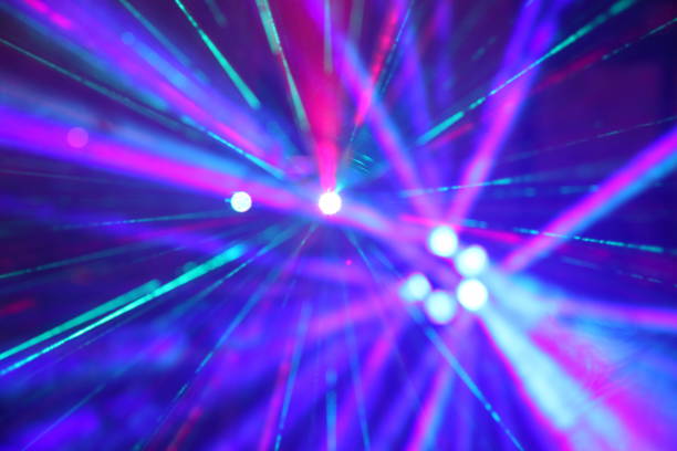 światła laserowe - laser nightclub performance illuminated zdjęcia i obrazy z banku zdjęć