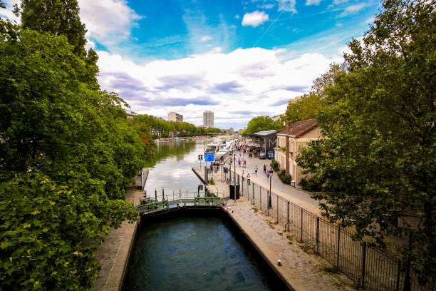 From the Place de la République, walk along the Canal Saint-Martin and you arrive at the edge of the Bassin de la Villette and its quays frequented mainly by Parisians