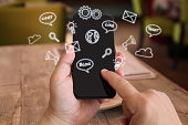 social-media-symbol-computer-netzwerk-verbindung-gemeinschaft-kontakte-handy-app.jpg?b=1&s=170x170&k=20&c=nXZZdB85XK_8ZDV3yfFAOqYnfji1uGBTSsPraRs8rKI=