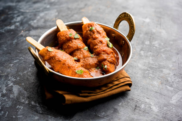 soya chaap curry podawane w misce. zdrowa receptura popularna w indiach i pakistanie - chaap zdjęcia i obrazy z banku zdjęć