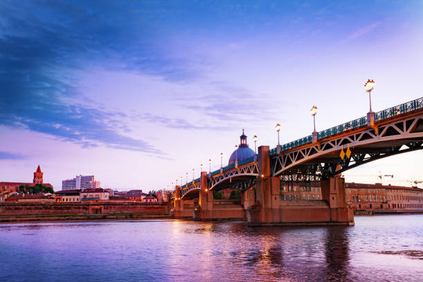 istock Saint-Pierre road bridge across the Garonne river 1094445230