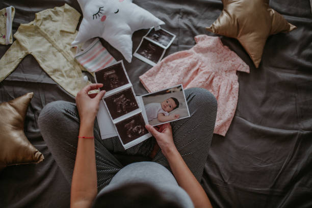 istock Pregant Women do Yoga 1094466902