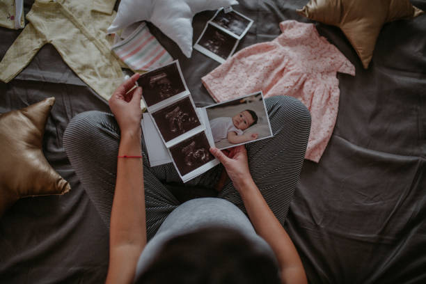 istock Pregant Women do Yoga 1094467262
