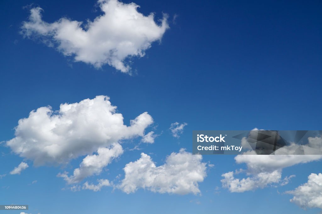 Ciel bleu - Photo de Fonds de nuage libre de droits