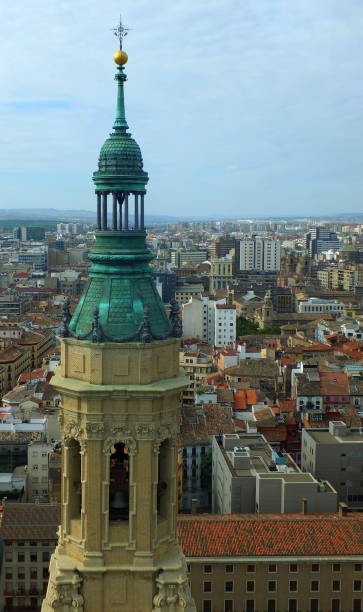 istock Domed Tower Of Zaragoza 1094502408