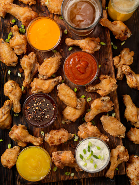 무슨 닭 날개에 대 한 당신의 좋아하는 딥 - chicken wing spicy chicken wings chicken appetizer 뉴스 사진 이미지