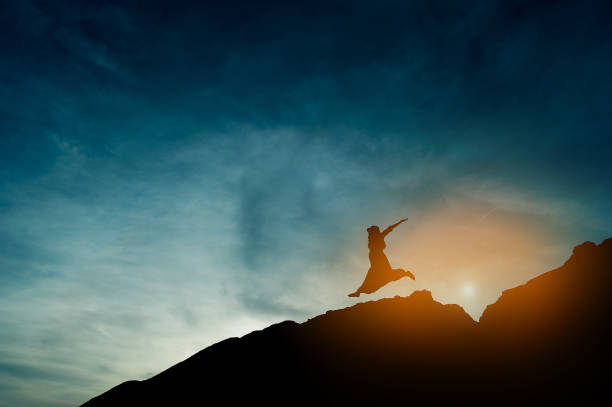 istock Silhouette of team leadership, teamwork and teamwork and delightful silhouette concepts 1094537230