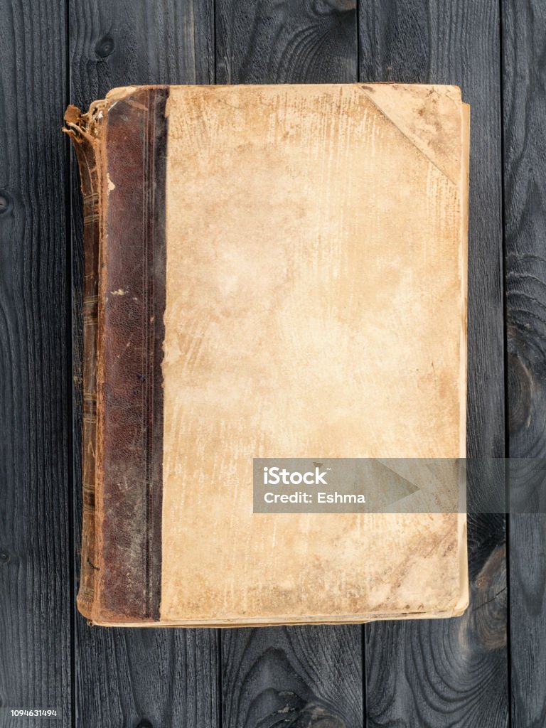 Cuốn Sách Cũ Với Bìa Trống Trên Bàn Gỗ Hình ảnh Sẵn có - Tải xuống ...