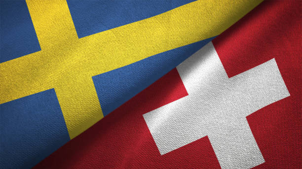 szwajcaria i szwecja dwie flagi razem tekstury tkaniny tekstylnej - swiss currency switzerland currency swiss culture zdjęcia i obrazy z banku zdjęć