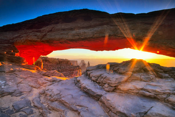 parco nazionale canyonlands - canyon plateau large majestic foto e immagini stock