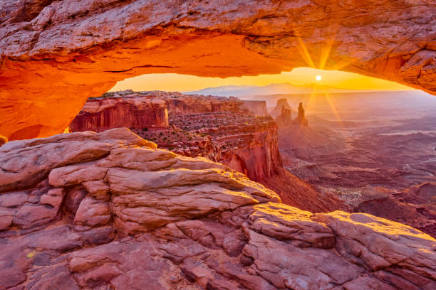 parque nacional canyonlands - canyon plateau large majestic fotografías e imágenes de stock