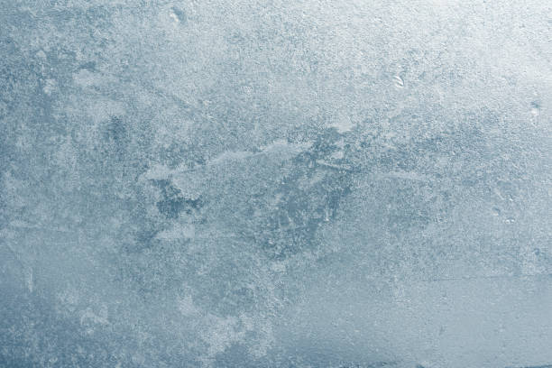 la textura del hielo. el agua congelada. fondo de invierno - helado fotografías e imágenes de stock