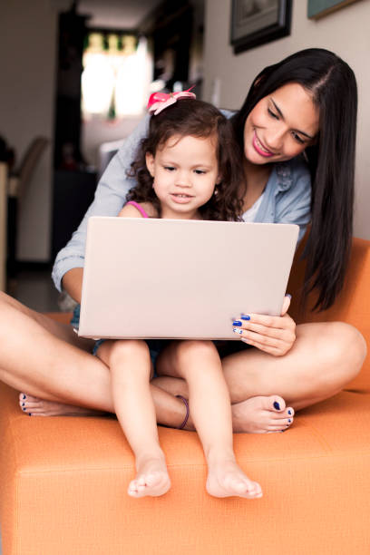 istock Family time in front of the computer 1094776964