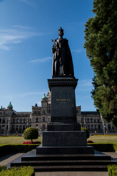 istock Statue of Queen Victoria 1094792200