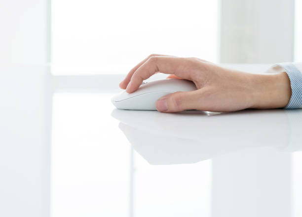 Using Mouse Top View 1,400+ Hand With Mouse Top View Stock Photos, Pictures & Royalty-Free ...