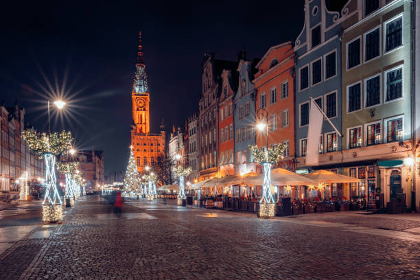istock Gdansk old town at night 1094915034