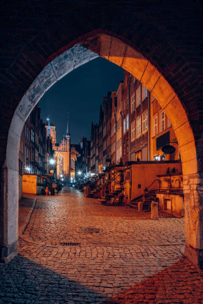 istock Gdansk old town at night 1094915476