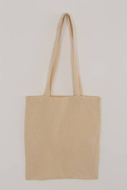 istock Close-up of hand bag 1095022822