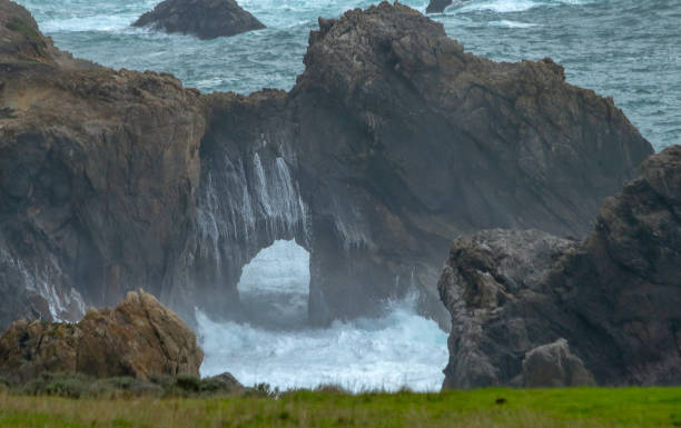 istock Beautiful keyhole rocks formations in the Pacific Ocean 1095166422