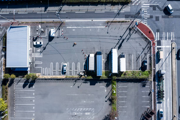istock Parking lot with several warehouse and several trucks 1095177110