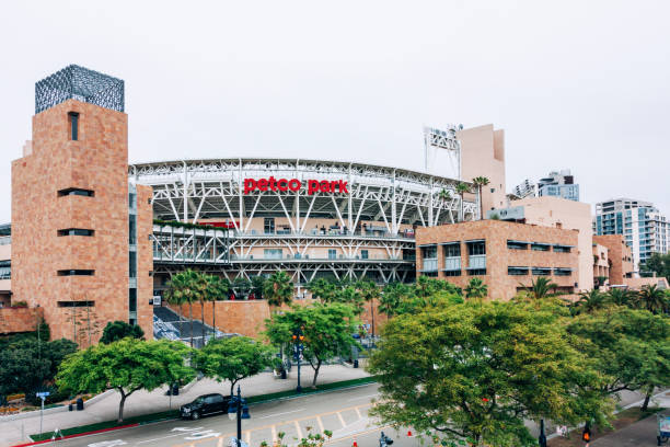 petco park in downtown san diego - major league baseball stock-fotos und bilder