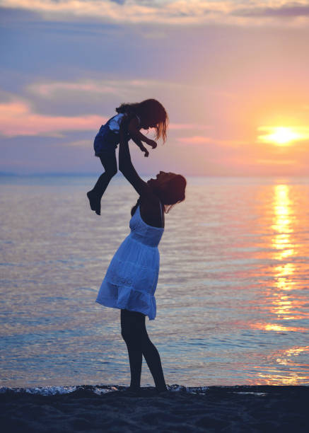 istock Silhouette my family 1095312946