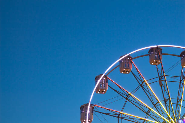 istock A quarter of a ferris wheel enabled illumination 1095412528