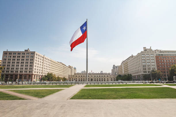 istock La Moneda Palace and Bicentenario Chilean Flag - Santiago, Chile 1095442162