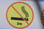 schild-nichtraucher.jpg?b=1&s=170x170&k=20&c=RCYtNRJE8tXU1Zid3vJaY13ndUrsM4ZvMxDhBMU78sQ=