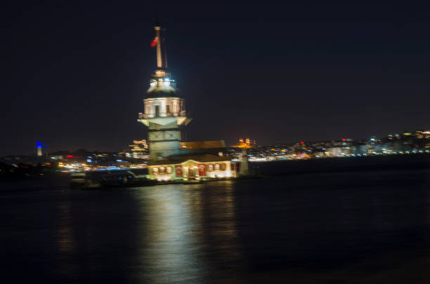 istock Maidens Tower in Uskudar 1095538250