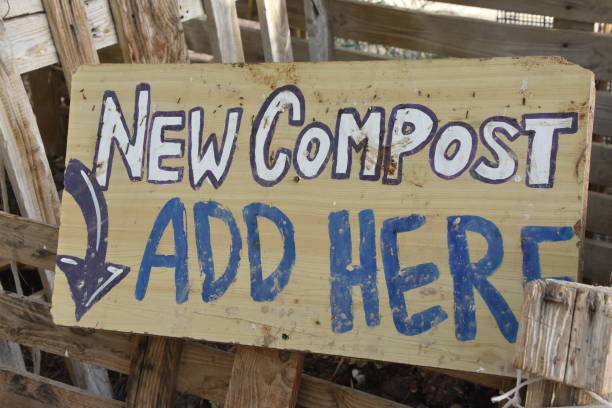 istock Signs of compost and organic recycling 1095556388