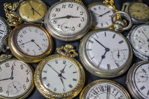 istock Pile of Antique Watches 1095583002