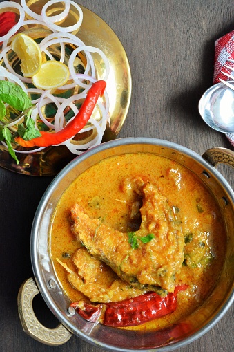 pescado al curry photo
