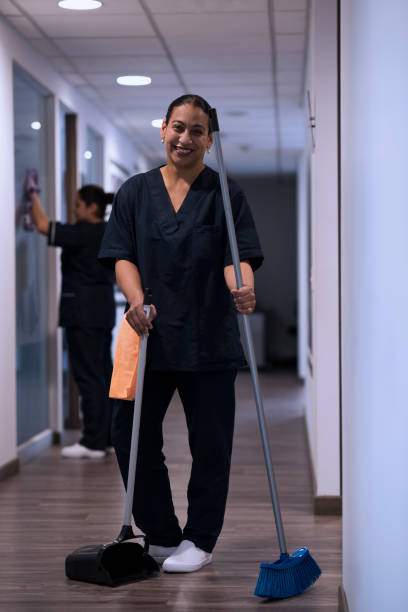 istock Women cleaning 1095608772
