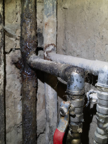istock old dirty pipeline in bathroom 1095661662