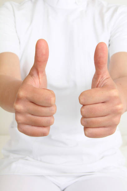 istock The hands of the Shiatsu 1095705920